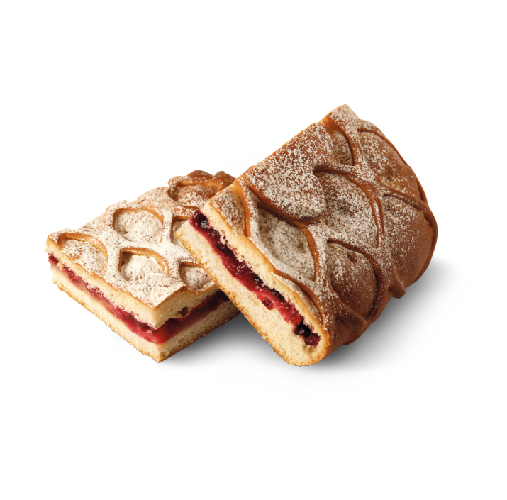 Пирог с клубникой, черной смородиной и миндальным кремом