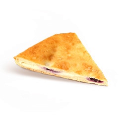 Пирог осетинский с творогом и голубикой